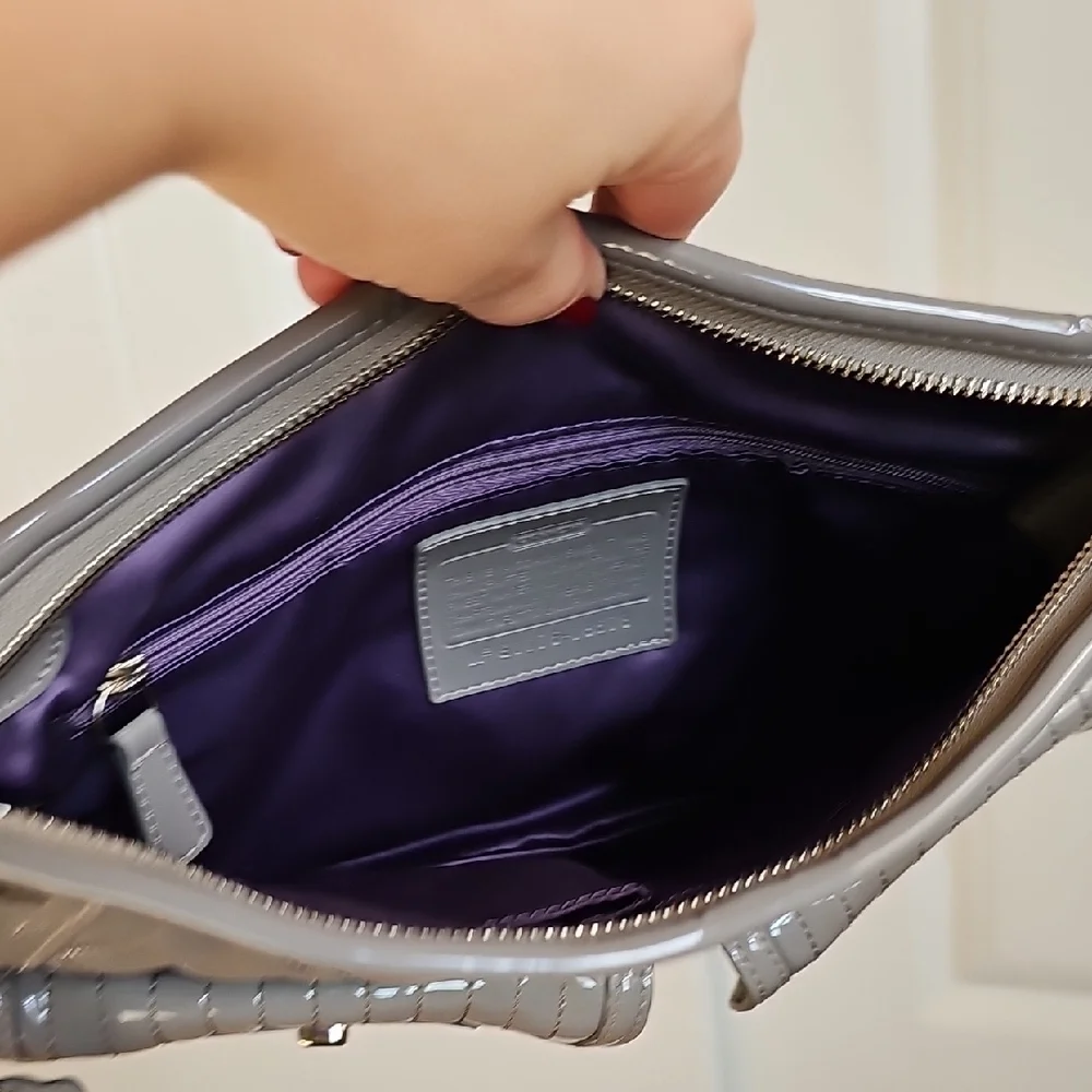 Coach 2011 Liquid Gloss Crossbody Bag Gray EUC - Picture 9 of 12